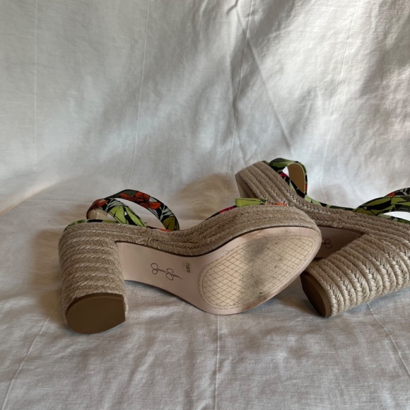 Tropical Floral Espadrille Heels - Picture 4 of 4